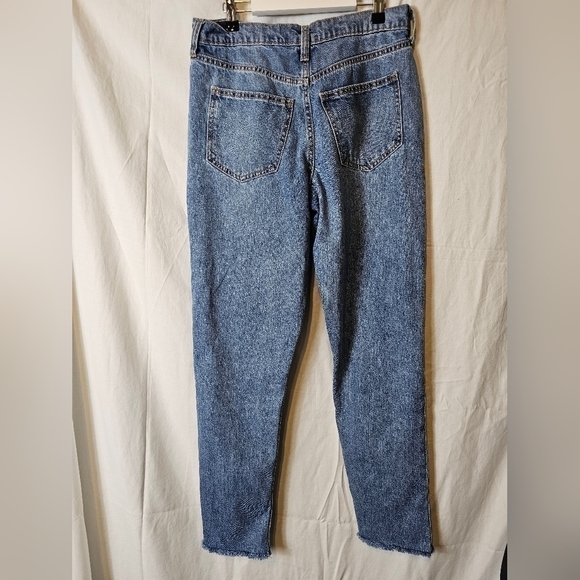 Universal Thread Boyfriend Patch Raw Hem Jeans size 2/26R - Picture 6 of 9